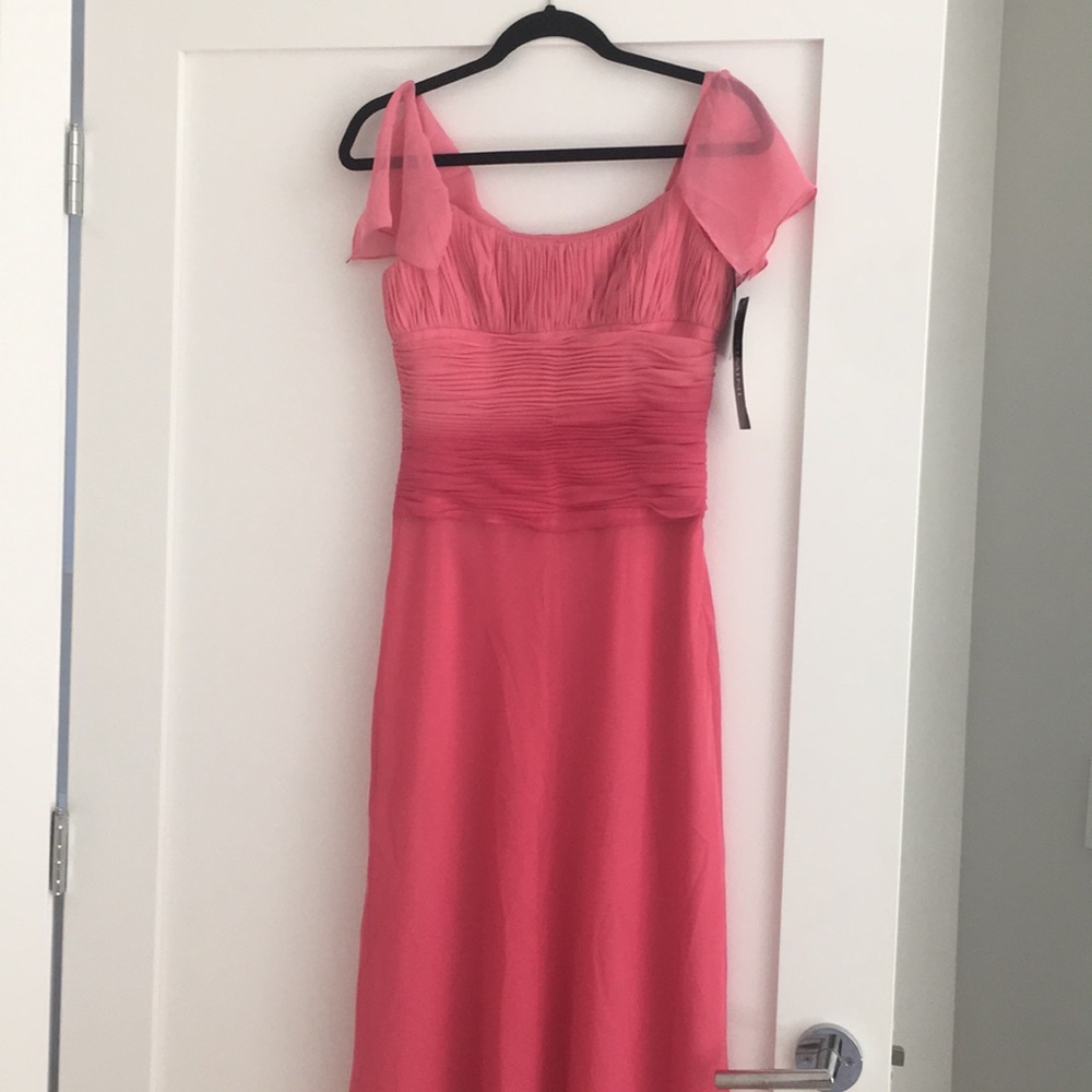 Dress - Picture 4 of 5